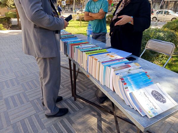 جمعه بازار کتاب در کاشمر
