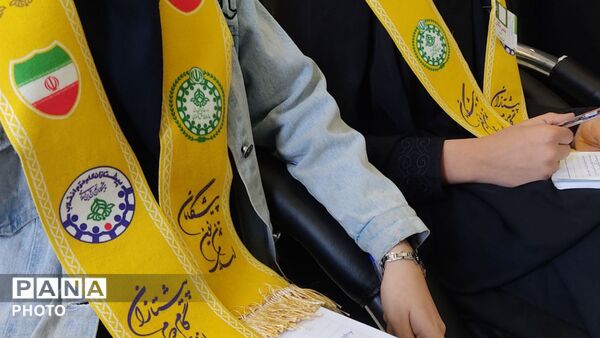 نشست خبری خبرنگاران پانا با معاونان آموزش و پرورش شهرستان کیار 