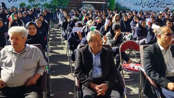جشن عاطفه‌ها در مدارس اسکو