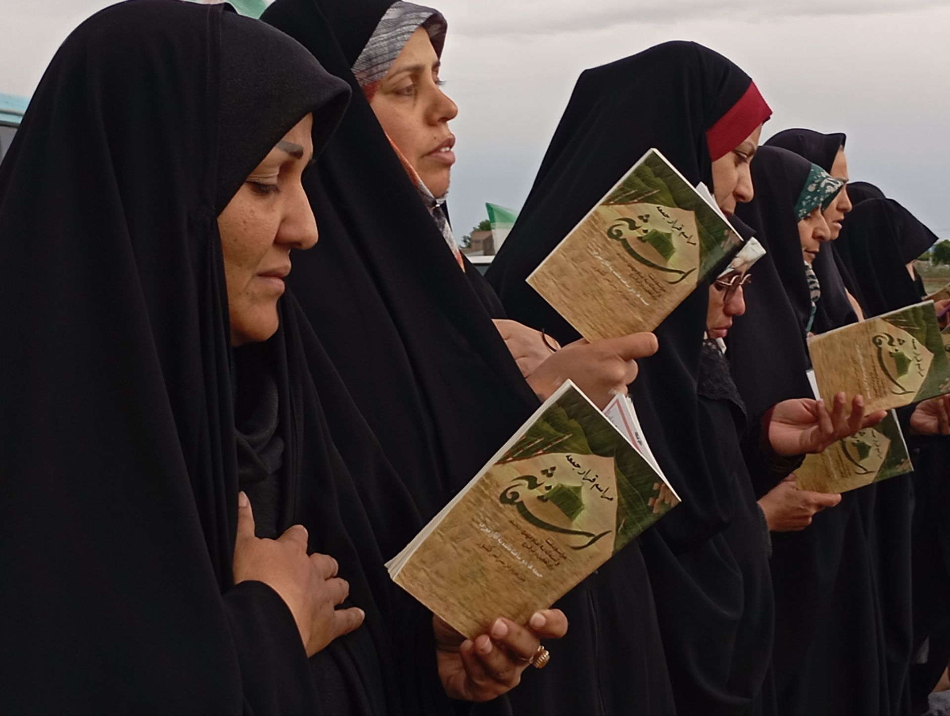 نماز استغاثه در محل حدیث سلسله‌الذهب