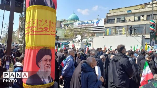 تشیع شهدای ناوشکن دنا و شهید لاریجانی در تهران