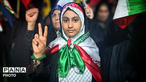 اجتماع نوجوان گالیکشی در شب پنجاه و هفتم