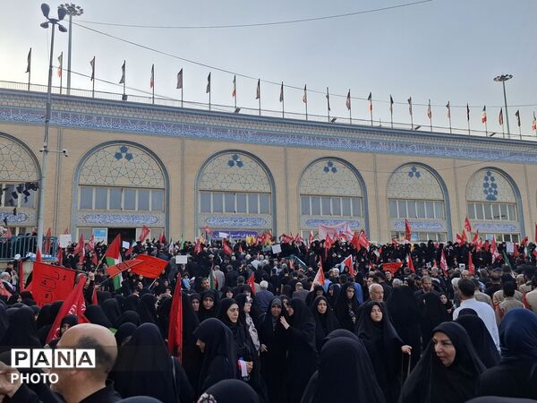 مراسم بزرگداشت امام مجاهد شهید در مصلای تهران از سوی رهبر انقلاب