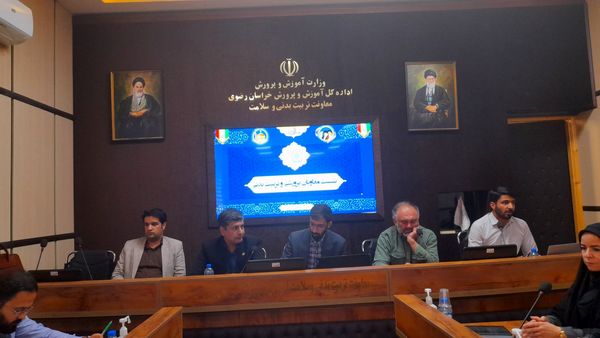 نشست معاونان پرورشی و تربیت بدنی استان خراسان رضوی در مشهد