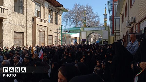 شهید عالی بر دوش هم استانی های خود تشیع شد 