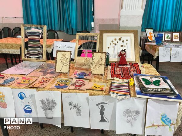 نمایشگاه آثار و دستاوردهای دانش‌آموزی خاتم