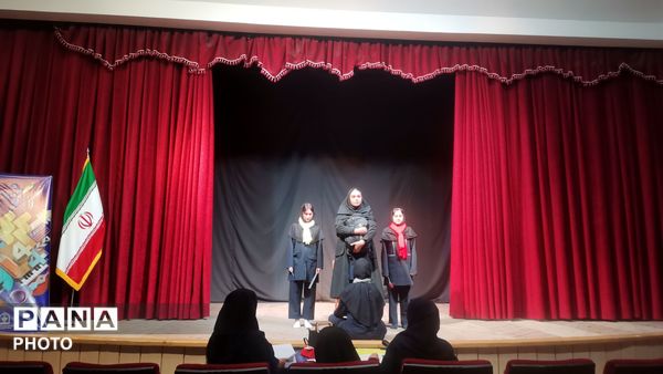 چهل‌وچهارمین جشنواره فرهنگی هنری ناحیه ٧ عرصه ای برای نمایش استعدادها