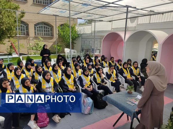 اردوی آموزشی مهارتی پیشتازان دختر آموزش و پرورش ناحیه ۳