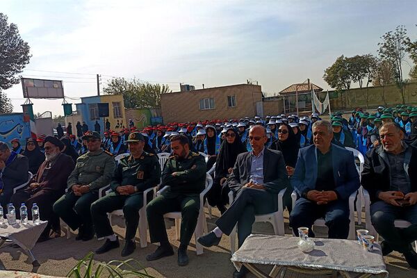 همایش «وطن‌یار»؛ تجدید عهد دانش‌آموزان ورامینی با شهدا و فرهنگ ایستادگی
