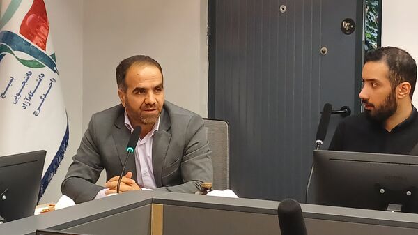 دیدار دانشجویان دانشگاه آزاد با نماینده مجلس شورای اسلامی در کرج 