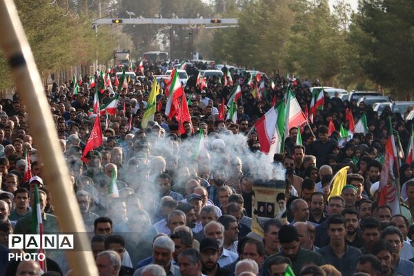 تشییع پیکر شهید محمدمهدی رضایی نصرآبادی در یزد