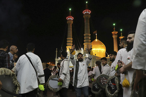 حرکت دسته عزاداری به‌مناسبت سالروز شهادت حضرت معصومه(س)