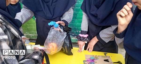 بازارچه در آموزشگاه موحدین  تبادکان مشهد