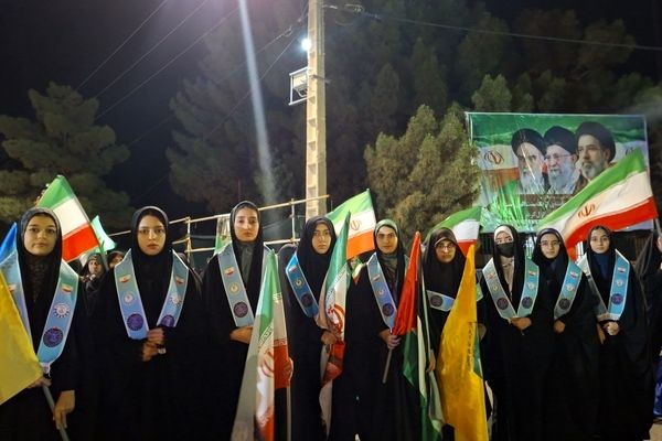 نقش‌آفرینی دانش‌آموزان آموزشگاه نمونه «دکتر توسلی» در میعادگاه بیعت با رهبری