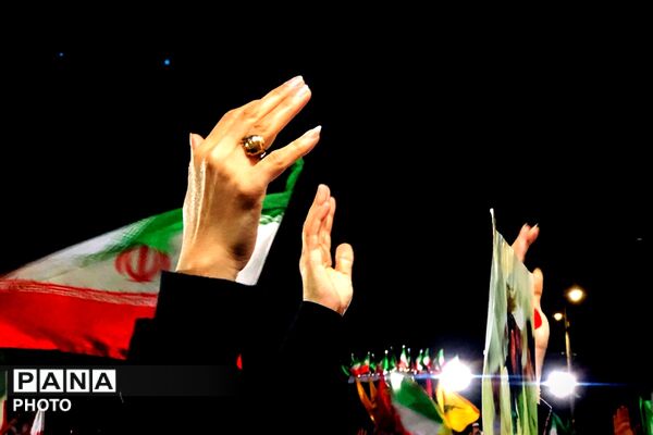 یادبود شهدا و تجدید پیمان مردمی