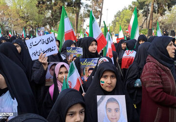 عهد ما پابرجاست؛ این انقلاب بی‌صاحب نیست