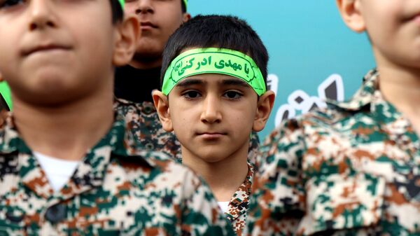 حضور پرشور مردم پاکدشت در راهپیمایی ۲۲ بهمن 