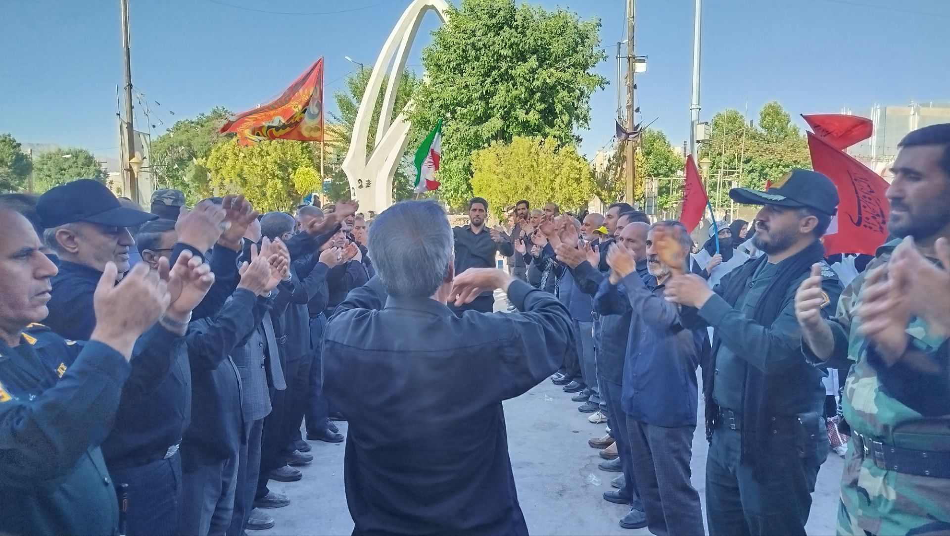 نورآباد در سوگ تاسوعای حسینی غرق در ماتم شد