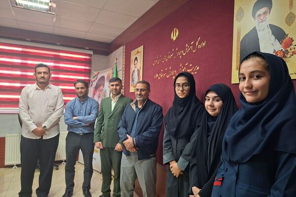 مراسم تقدیر از دانش‌آموزان فعال شورا در شهرستان ملارد