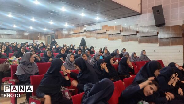 نگاهی به اردوی سینمایی دختران دبیرستان شهید حسن انصاری