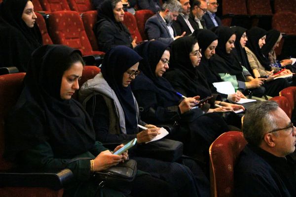 نشست خبری مدیرکل شرکت آب منطقه ای استان یزد ویژه دهه فجر