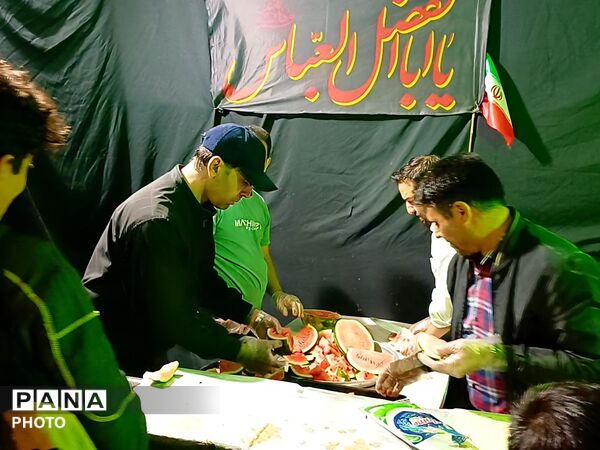 آیین معنوی و کودکانه در موکب نورانی امام رضا (ع) با نوای سوره‌های آسمانی
