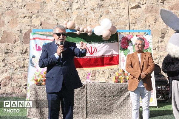 جشن رنگارنگ «غنچه‌ها» در کودکستان ماه راد