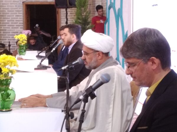 بزرگترین محفل دانش‌آموزی انس با قرآن در شهر یزد 