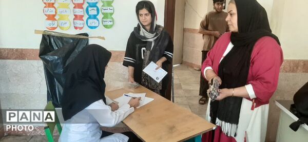 خدمات گسترده درمانی گروه‌های جهادی دانشجویی در منطقه  شهرک ابریشم چهار باغ ساوجبلاغ