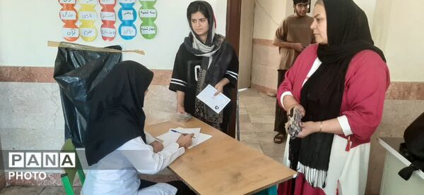 خدمات گسترده درمانی گروه‌های جهادی دانشجویی در منطقه  شهرک ابریشم چهار باغ ساوجبلاغ