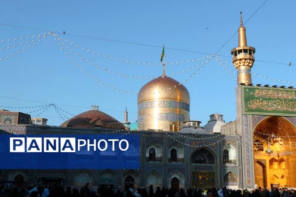 حرم مطهر رضوی، غرق در نوای مهمانان خدا