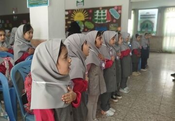 آغاز شیرین مسیر دانش آموزی، جشن شکوفه ها در دبستان نیایش ۱ مشهد 