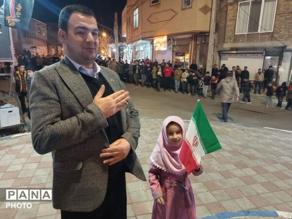 حضور پرشور فرهنگیان و دانش‌آموزان در تجمعات شبانه کلوانق