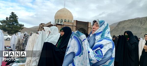 نمازبندگی در  گلزار شهدای شهر بار