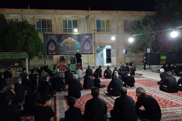 مراسم عزاداری شب عاشورا در هیأت فرهنگیان شهرستان کاشمر