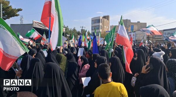 تربت جامی ها در بیعت با رهبر جدید انقلاب سنگ‌تمام گذاشتند
