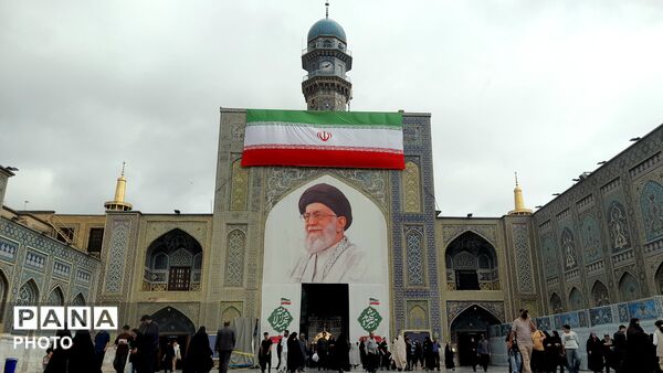 حرم نورانی و دل‌های مشتاق در کنار امام رضا (ع)
