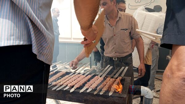 توزیع غذا در عید غدیر 