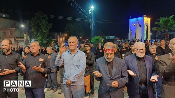 تجدید بیعت مردم کوهدشت با آرمان‌های حسینی در میدان امام خمینی (ره)