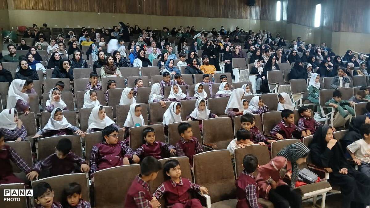 پایان‌سال تحصیلی خاطره‌انگیز با عروسک‌ها و ترانه‌ها