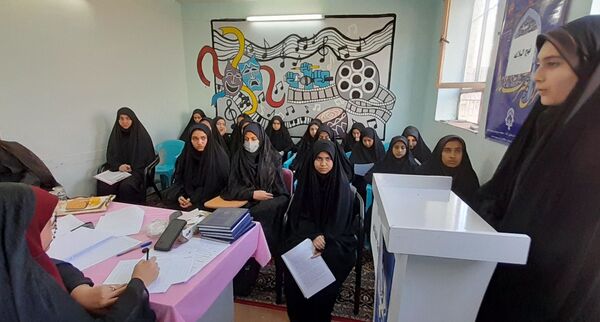 چهل و سومین دوره مسابقات قرآن عترت و نماز ویژه دختران در خلیل آباد 