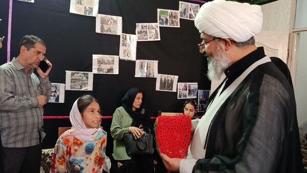 بازدید امام جمعه کاشمر از کلاس های اوقات فراغت