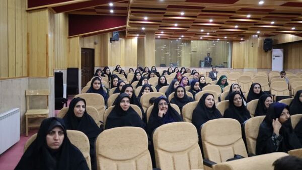 تجلیل از برگزیدگان جشنواره تجارب برتر تربیتی شهرستان زارچ 