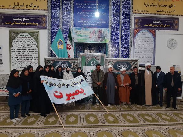 حضور دانش‌آموزان و برپایی میز خدمت در نماز جمعه این هفته آشخانه 