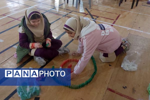 مسابقه دومینو دانش‌آموزان دختر مقاطع ابتدایی و متوسطه ناحیه سه شیراز 