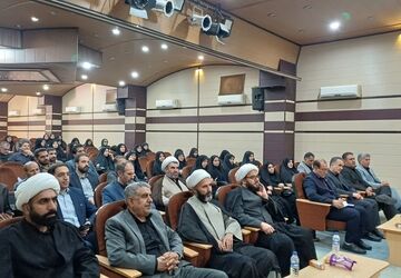 تکریم فرهنگیان و دانش‌ آموزان فعال قرآنی لرستان