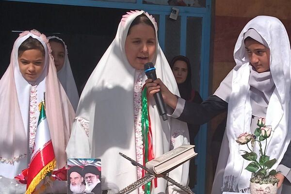 برگزاری مراسم روز دانش‌آموز در مدارس بهارستان‌دو