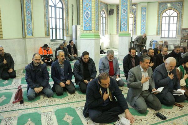 آغاز دهه فجر فیروزکوه با گلباران مزار شهدای گمنام