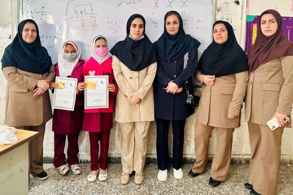 تقدیر از برگزیدگان ویژه‌برنامه هفته جهانی فضا در مدارس حاجی‌آباد