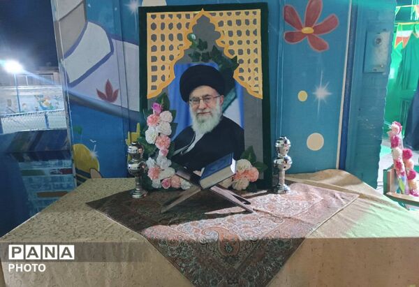مراسم چهلم شهدای دانش‌آموز در مدرسه امام رضا (ع) یزد